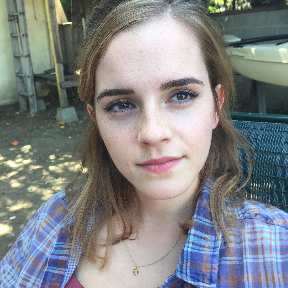 cg2yWIbO Emma Watson 1 12.jpg